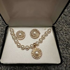 Clip earring set